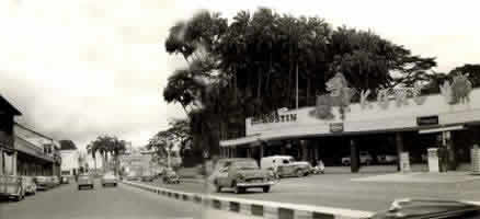 Route to roadside Wayang